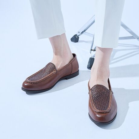[^ԁF52481002061]yfUCzȂ̂Ȃۂ݂ттEhgDBXb|炵VvȃtHłAAbp[bVɂȂĂāAĂ炵ȃfUCIBɃ^CgȃVGbgX}[gȈۂ^Ă܂BC\[ɂ͒̃NbVĂAs̏ՌzByď_炩Sn̂߂1łByfށz_炩vgpĂ̂ŁA݂̗ǂdオɁBv̌Cɔ׃tBbgⓧEϋvɗD܂ByR[fBl[gzWPbg+pc̃LCڃX^COV[gpcŉẴ][gX^Cƍ킹̂ԂłXXłBTCYɂ EʓIȃXj[J[ƔrĂ悻0.5cm傫Ă܂BE^Al͂܂̂ŁA܂łQlxɂl܂Bʏ̃ojX^[̏iƔׂĂ^CgڂɍĂ܂BrΏƉi̓[J[]iłB